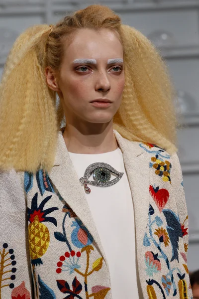 Look 13